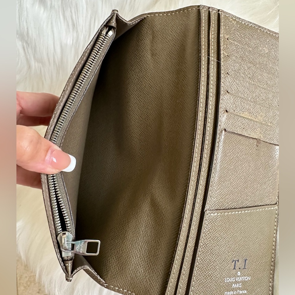 Sold Louis Vuitton Wallet Authentic - Picture 5 of 17